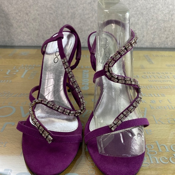 ALDO Glamorous Jeweled Suede Sandals 6 - Picture 4 of 9